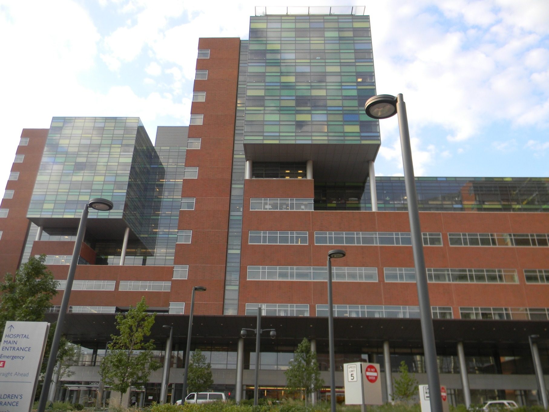 The Charlotte R. Bloomberg Children’s Center, Johns Hopkins, Baltimore - 02.JPG